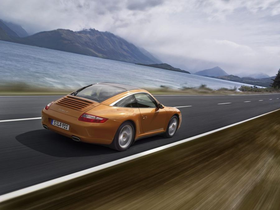  Porsche 911 Targa 4 2005 года  (фото 3 из 22)